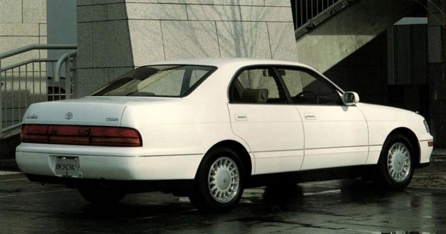  Toyota Crown 1991 года  (фото 4 из 13)